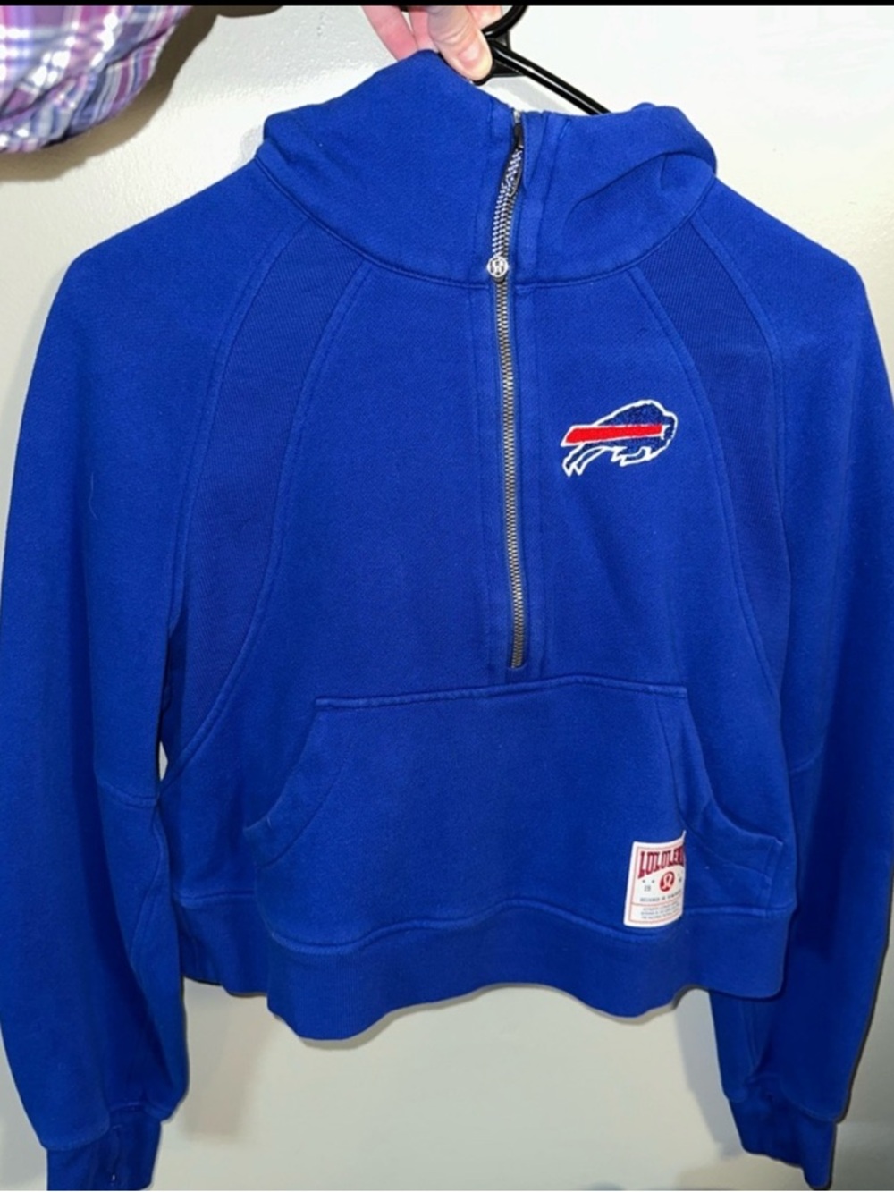 NOT AVAILABLE DO NOT BUY 
GUC XS/Small lululemon scuba pullover hoodie